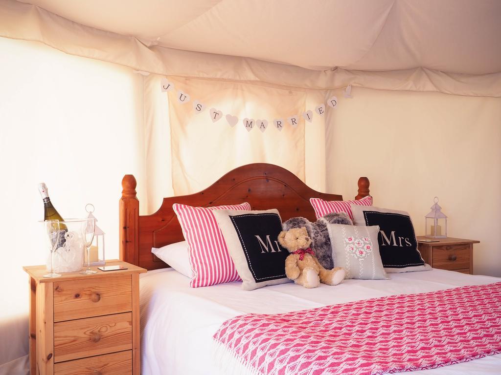 Old Dairy Farm Glamping Hotel Emsworth Exterior photo
